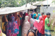 বগুড়ায় গৃহবধূর মৃত্যুতে সতীনকে গাছে বেঁধে রাখল বিক্ষুব্ধ জনতা