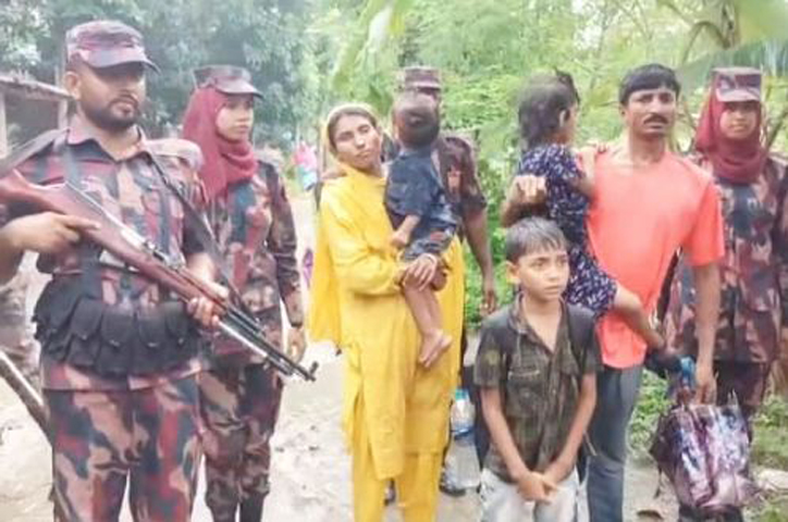 পাঁচবিবি সীমান্ত দিয়ে পাঁচ বাংলাদেশিকে ফেরত দিল বিএসএফ