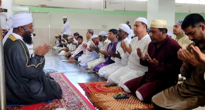 খালেদা জিয়ার জন্মদিনে বগুড়ায় দোয়া মাহফিল ও খাদ্য বিতরণ