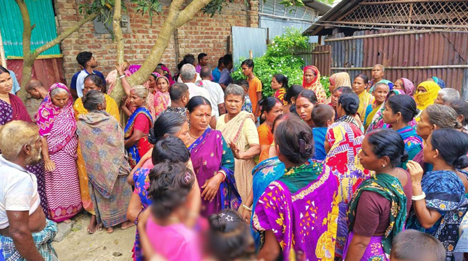 নীলফামারীতে মিলল ছাত্রীর ঝুলন্ত দেহ, ধারণা ‘আত্মহত্যা’