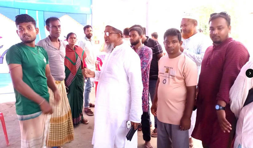 হাকিমপুরে বিভিন্ন পূজা মন্ডপ পরিদর্শনে জামায়াতের এমপি প্রার্থী আনোয়ারুল ইসলাম