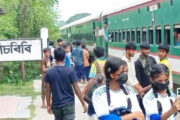 পাঁচবিবি প্ল্যাটফর্ম ছোট ট্রেন বড়, ভোগান্তি যাত্রীদের