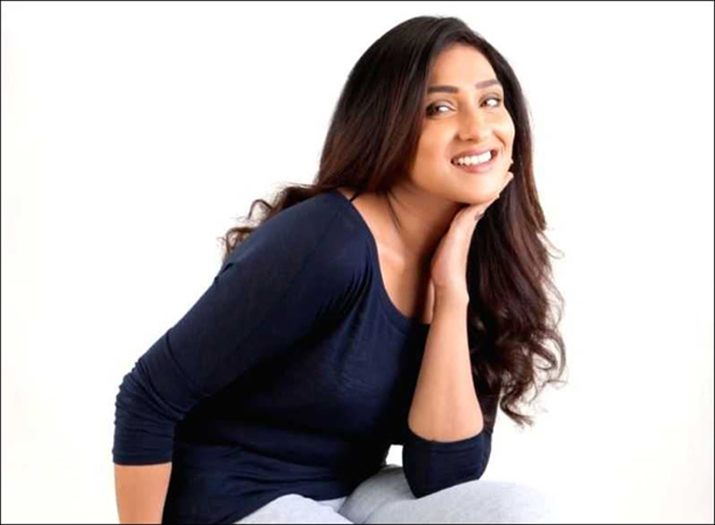 নায়িকা থেকে এবার কবি ঋতুপর্ণা