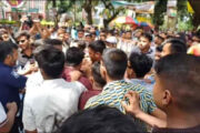 বগুড়ার ছাত্রলীগ নেতাকে মারধরের পর পুলিশের দিল ছাত্রদল