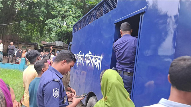 গোবিন্দগঞ্জে হামলা করে ৫ রাব সদস্যকে আহত'র ঘটনায় ১৪ আসামিকে জেল হাজতে প্রেরণ