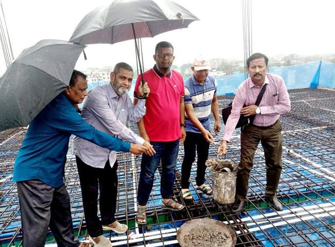 দিনাজপুরে মা ও শিশু স্বাস্থ্যসেবা প্রতিষ্ঠান অরবিন্দ শিশু হাসপাতালে ভবনের ৭তলার ছাদ ঢালাই সম্পন্ন
