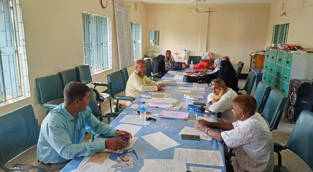 এমপিওভুক্ত শিক্ষকদের দাবি আদায়ে ফুলবাড়ীতে শিক্ষক-কর্মচারীদের কর্মবিরতি