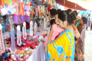 ফুলবাড়ীতে ঐতিহ্যবাহী বউমেলায় ক্রেতা শুধুই নারী, মেলায় ঢুকতে পারেন না পুরুষরা