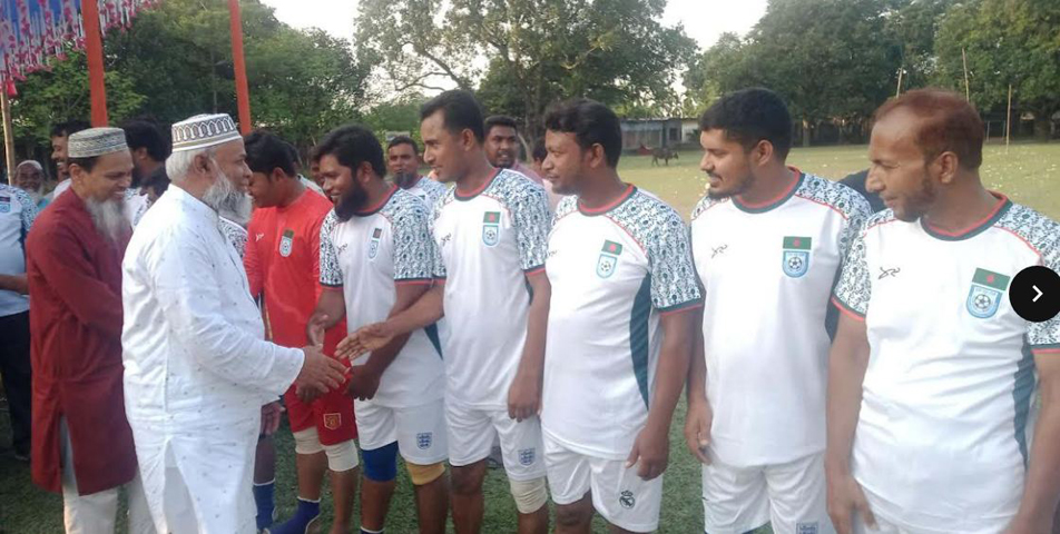 চিরিরবন্দরে পল্লী বিদ্যুত সমিতির কর্মকর্তা ও কর্মচারীগণের প্রীতি ফুটবল খেলা অনুষ্ঠিত