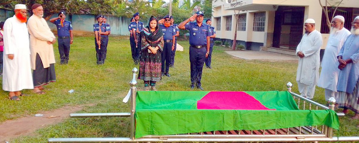 বিরামপুরে বীর মুক্তিযোদ্ধাকে রাষ্ট্রীয় মর্যাদায় দাফন