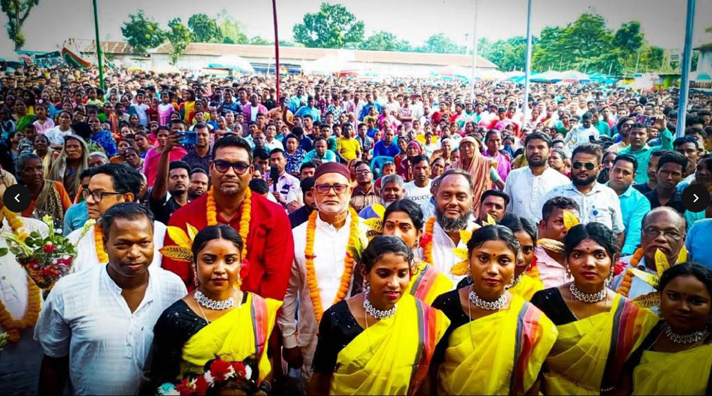 দু’শ বছরের ঐতিহ্যবাহী বীরগঞ্জে আদিবাসীদের মিলনমেলা