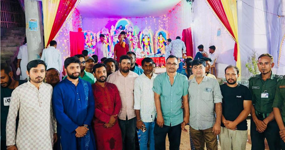 ফুলবাড়ীর বিভিন্ন পূজা মন্ডপ পরিদর্শনে এনসিপি’র এমপি প্রার্থী ডা. আহাদ