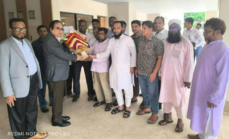 ভূমি মন্ত্রণালয়ের সিনিয়র সচিব এর সাথে দিনাজপুর ভূমি অফিসার্স কল্যাণ সমিতির মতবিনিময়