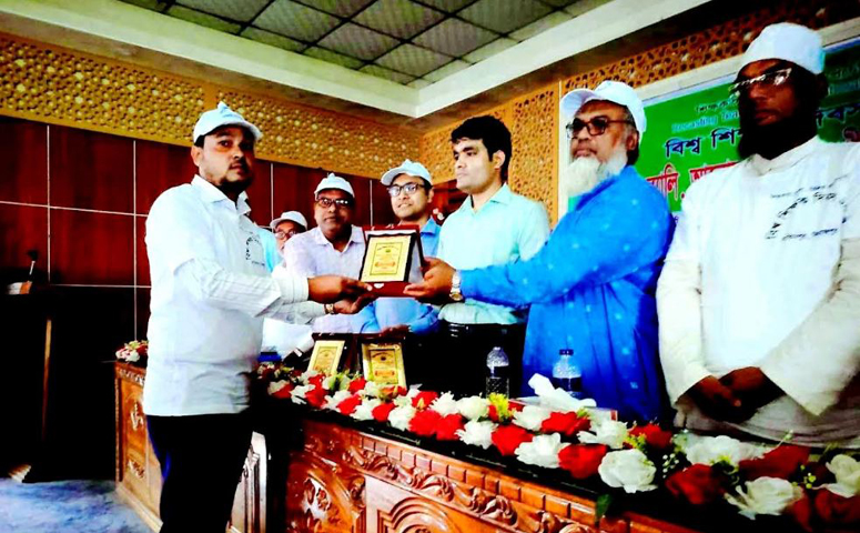 হিলিতে যথাযথ মর্যাদায় বিশ্ব শিক্ষক দিনস উদযাপন