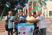 দূষণমুক্ত পরিবেশের বার্তা নিয়ে বাইসাইকেলে দেশ ঘুরছে মৌলভীবাজারের রুহিত