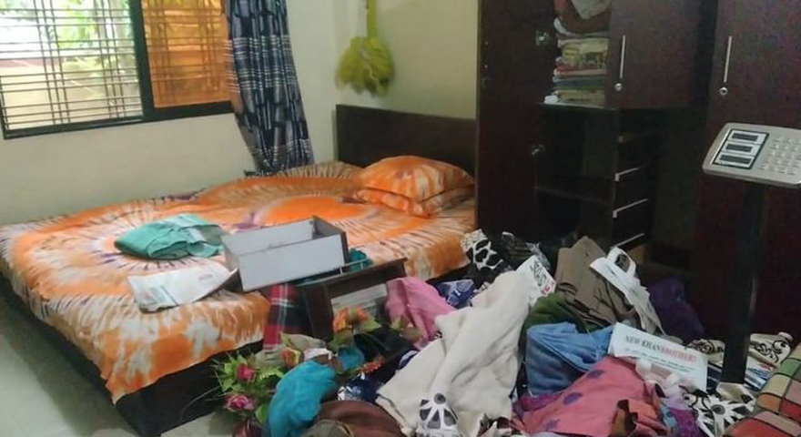 বদরগঞ্জে সাবেক ভিসি'র বাড়িতে দুর্ধর্ষ চুরি,স্বর্ণালংকার ও টাকা লুট হয়েছে 