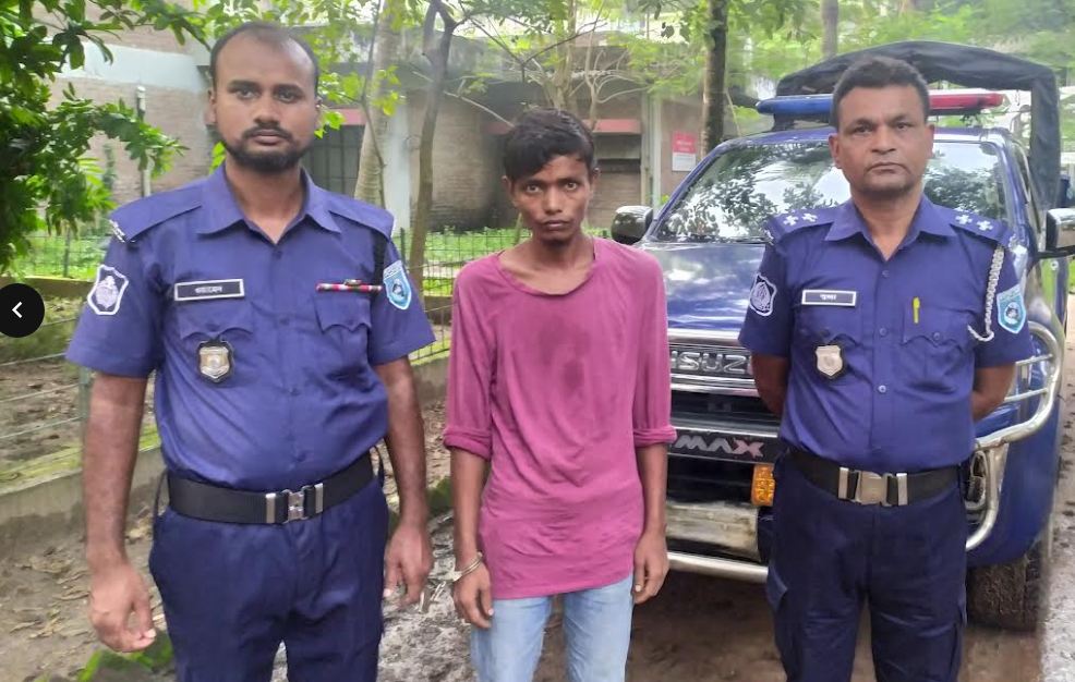 হিলিতে মাদকসেবিকে ভ্রাম্যমাণ আদালতে ৪ মাসের কারাদণ্ড প্রদান