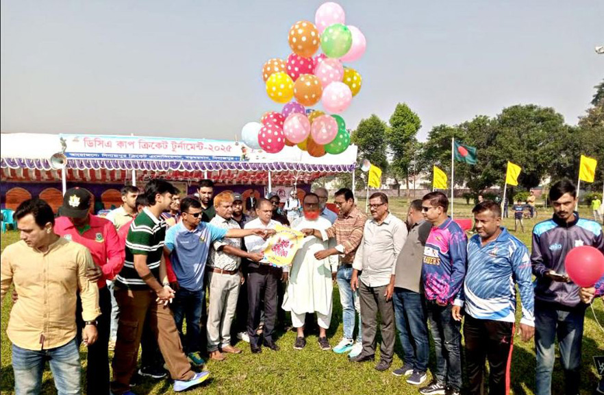 দিনাজপুর বড় ময়দানকে একটি আন্তর্জাতিক মানের মাঠ নির্মাণ করা হবে -দিনাজপুর জেলা প্রশাসক মো. রফিকুল ইসলাম