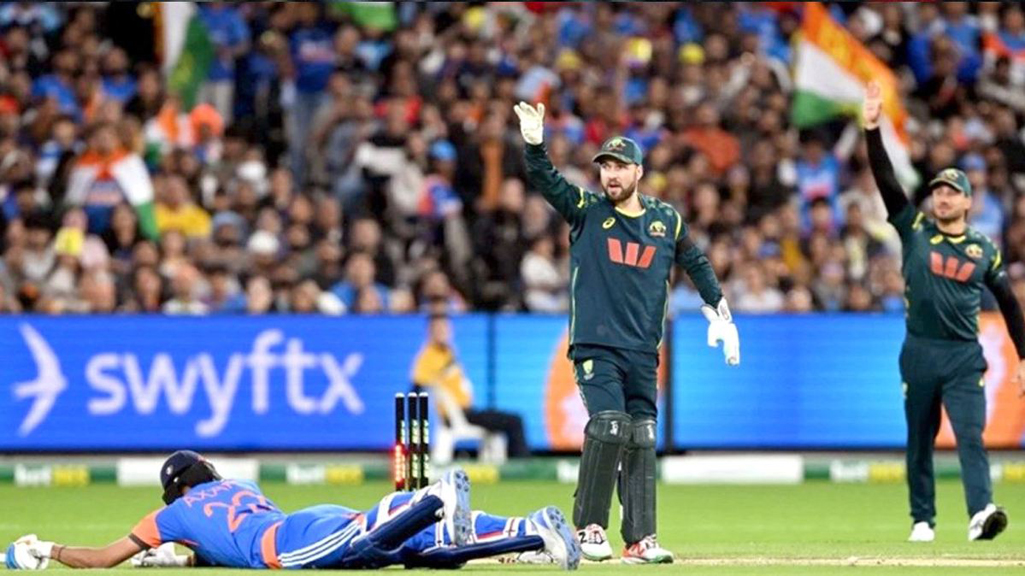 অস্ট্রেলিয়ার কাছে পাত্তাই পেল না ভারত