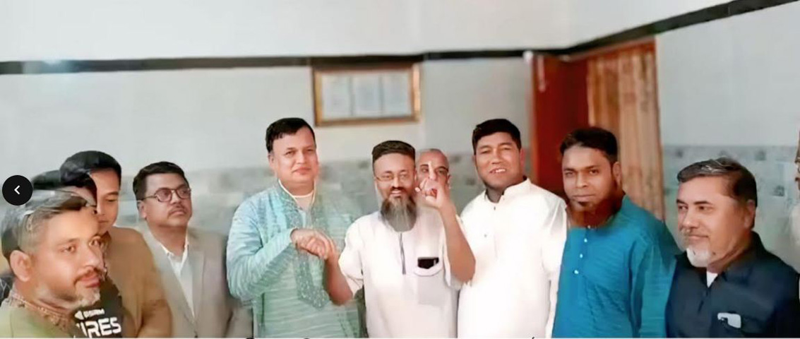 বিএনপির দুই মনোনয়নপ্রত্যাশী দ্বন্দ্ব ভুলে ধানের শীষের পক্ষে এক হলেন বগুড়ার নন্দীগ্রাম