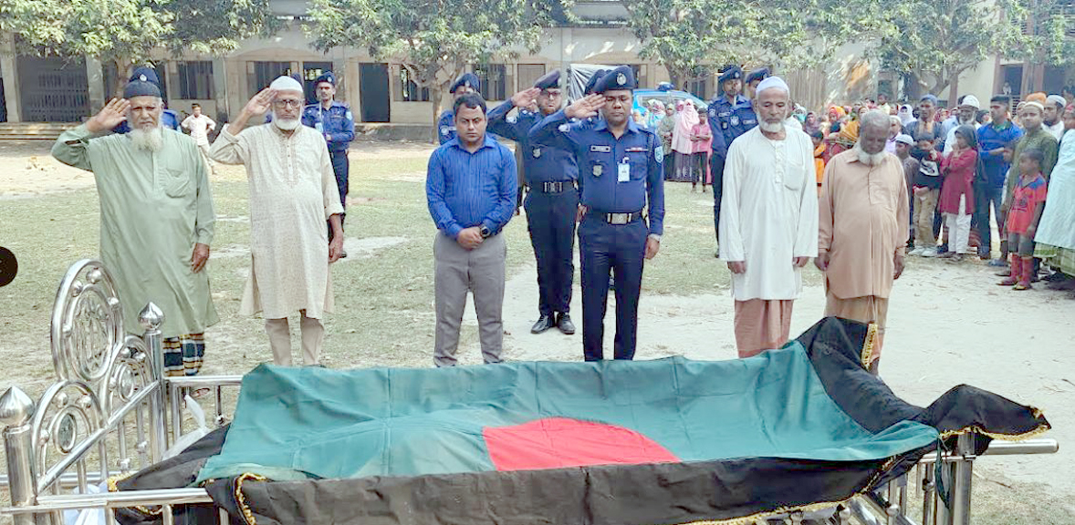 ফুলবাড়ীতে বীর মুক্তিযোদ্ধার রাষ্ট্রীয় মর্যাদায় দাফন