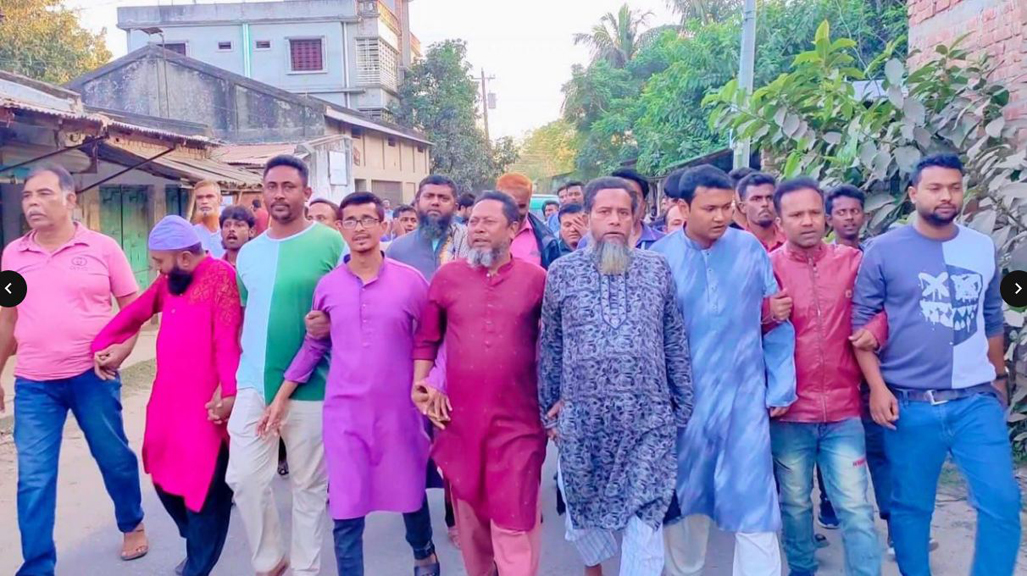 শেখ হাসিনার ফাঁসির রায়ে হিলিতে আনন্দ মিছিল