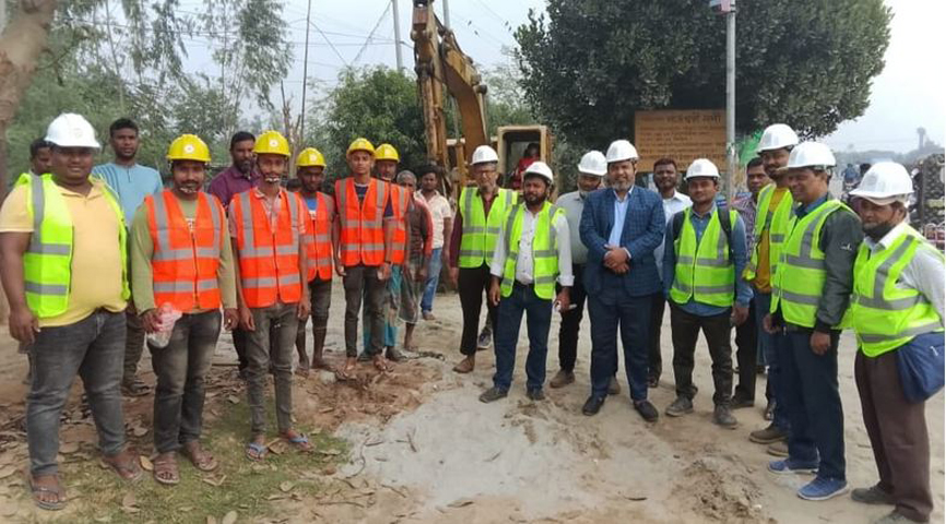 দিনাজপুর পৌরসভার তত্ত্বাবধানে ১২ কোটি টাকা ব্যয়ে ড্রেন ও ফুটপাত নির্মাণ কাজের উদ্বোধন