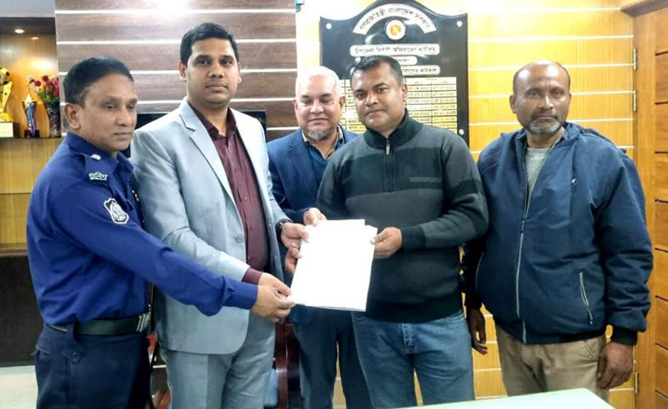ফুলবাড়ীতে বিএনপি মনোনিত প্রার্থীর কামরুজ্জামানের মনোনয়নপত্র উত্তোলন