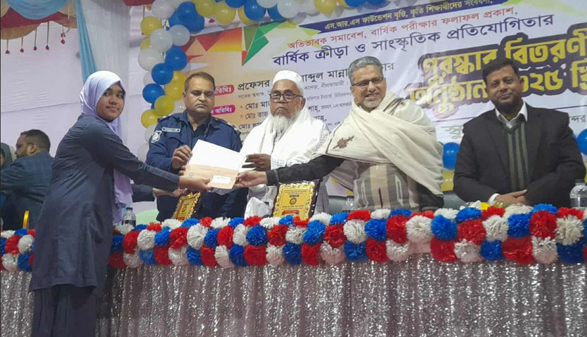 চিরিরবন্দরে অভিভাবক সমাবেশ ও কৃতি শিক্ষার্থীদের সংবর্ধনা