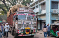 ভারতীয় পেঁয়াজের আমদানি শুরু দিনাজপুরে কেজিতে কমেছে ৩০ টাকা