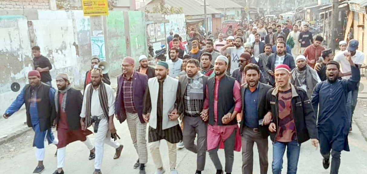 সারিয়াকান্দিতে শরীফ ওসমান বিন হাদি হত্যার বিচারের দাবিতে প্রতিবাদ ও বিক্ষোভ মিছিল