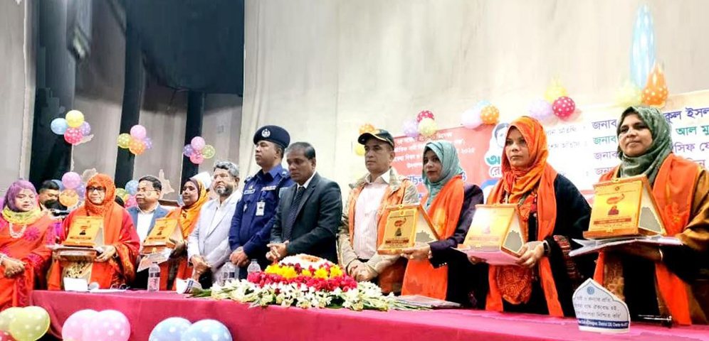 বেগম রোকেয়া দিবস দিনাজপুরে সন্মাননা পেলেন ১০ অদম্য নারী