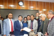 বগুড়ায় সাতটি আসনের ৩৯ জনের মনোনয়নপত্র