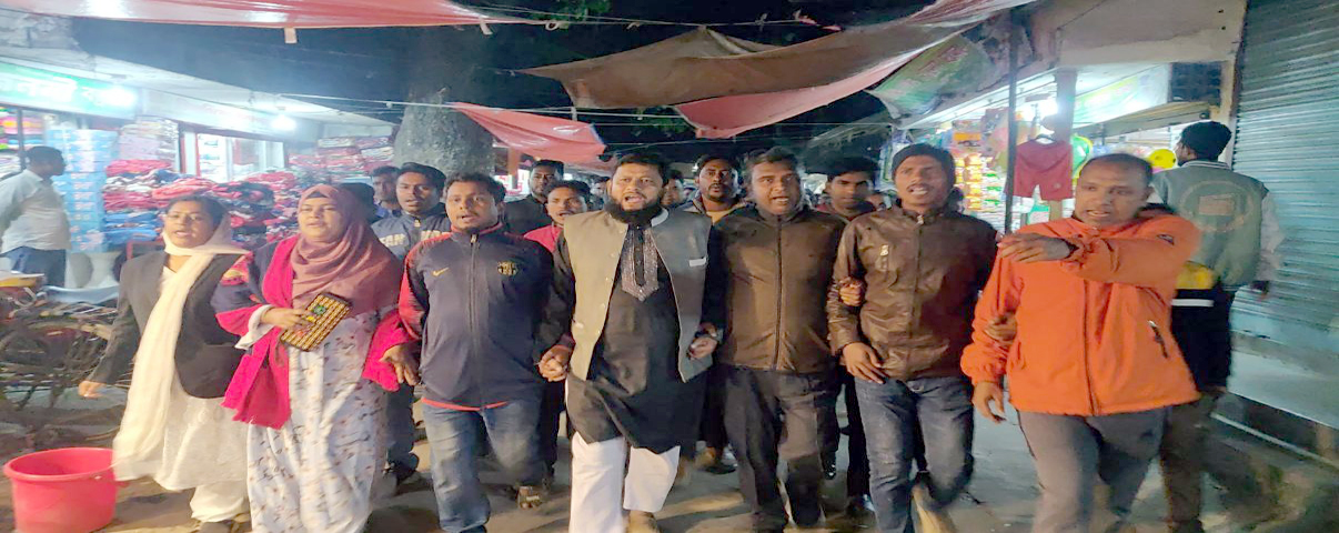 ওসমান হাদির ওপর গুলির প্রতিবাদে হিলিতে বিএনপির বিক্ষোভ