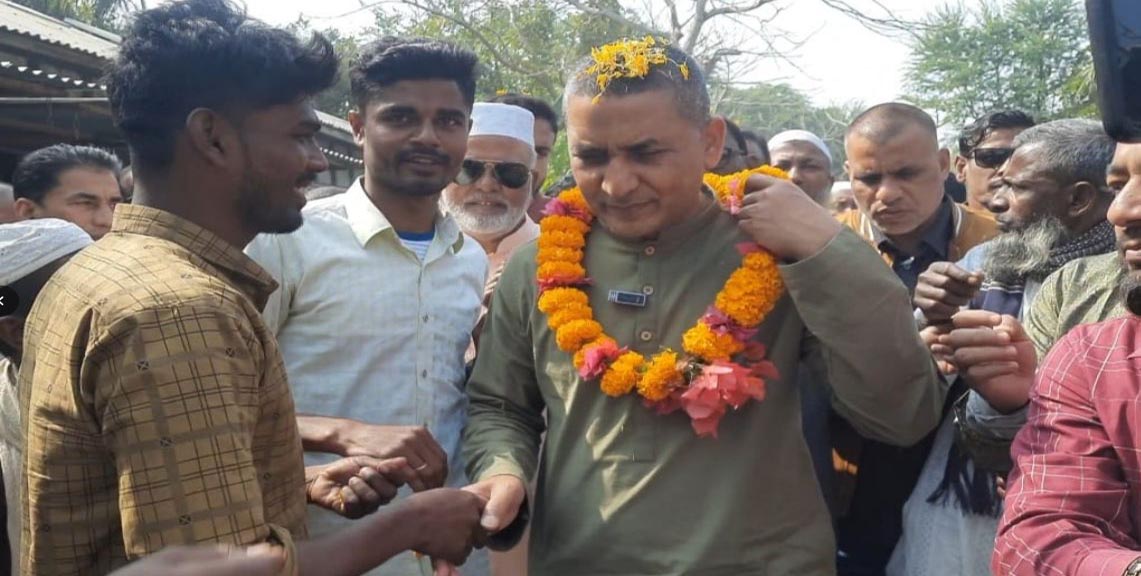 মনপুরায় দ্বিতীয় দিনে বিএনপি প্রার্থীর জমজমাট প্রচারণা ও গণসংযোগ