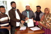 দিনাজপুর নির্মাণ মিস্ত্রি শ্রমিকদের মাঝে নগদ আর্থিক অনুদান বিতরণ