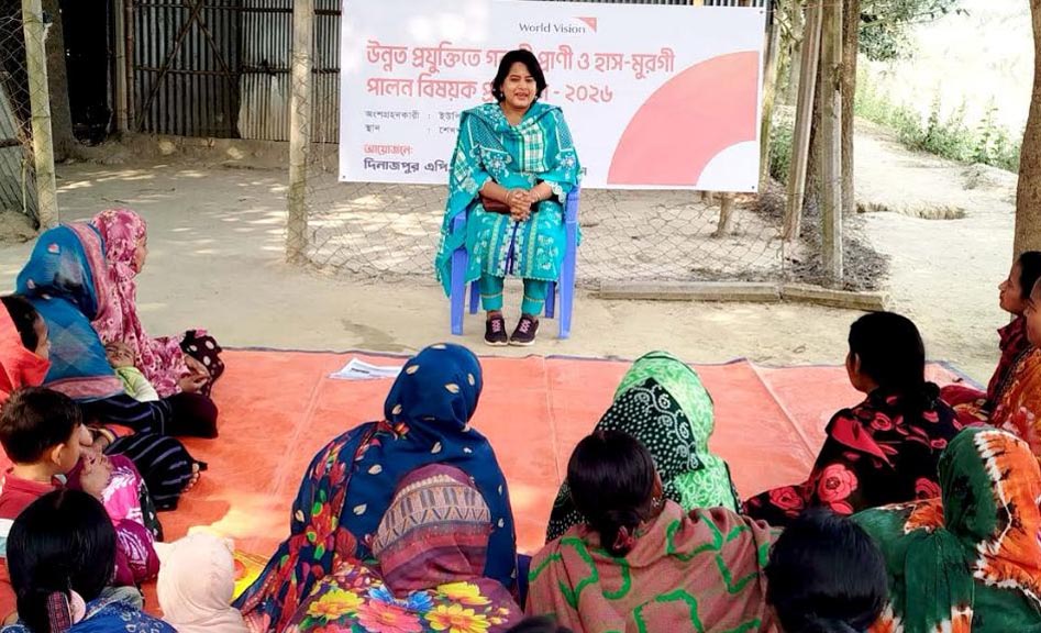 দিনাজপুরে উন্নত প্রযুক্তিতে গবাদি প্রাণি ও হাঁস-মুরগি পালন বিষয়ক প্রশিক্ষণ