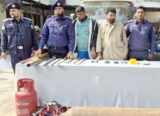বগুড়ায় ডাকাতদলের সঙ্গে পুলিশের ধাওয়া-পাল্টা ধাওয়া, গ্রেপ্তার ২