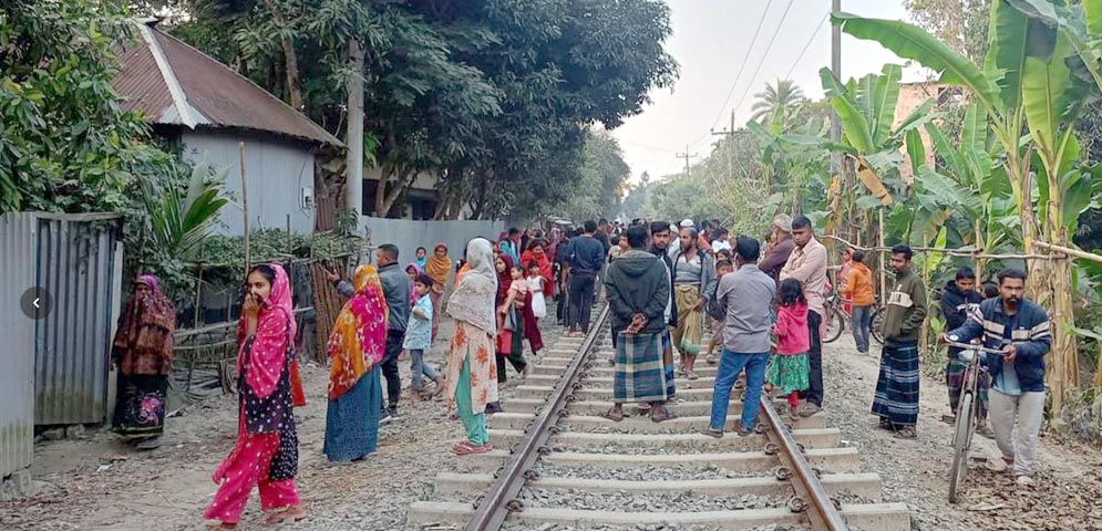 বোয়ালমারীতে ট্রেনে কেটে মহিলার মৃত্যু