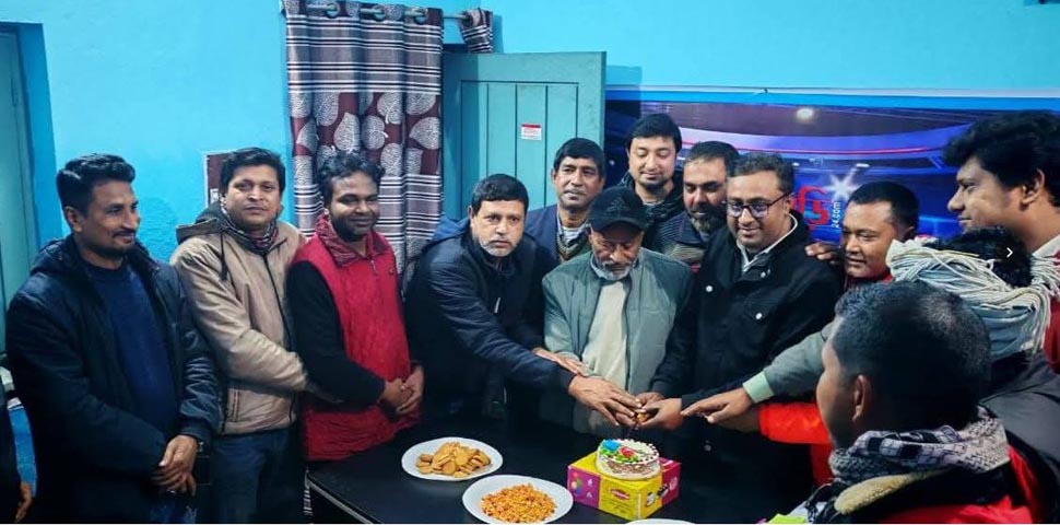 পলাশবাড়ীতে আনন্দঘন পরিবেশে সাংবাদিক বিদুষ রায়ের জন্মদিন পালিত