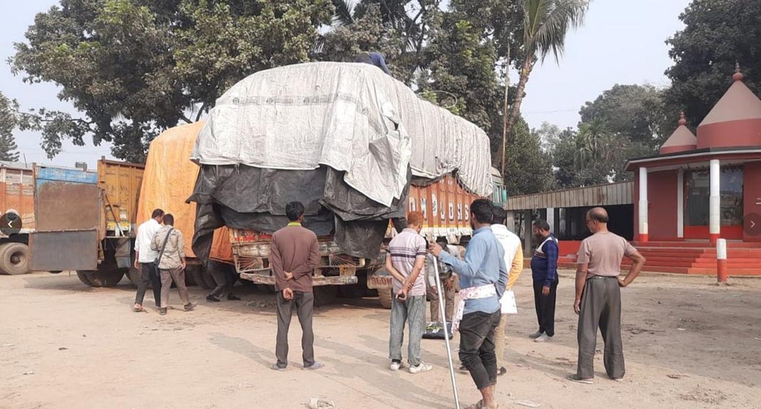 দীর্ঘ দিন পরে হিলি স্থলবন্দর দিয়ে ভারত থেকে চাল আমদানি শুরু