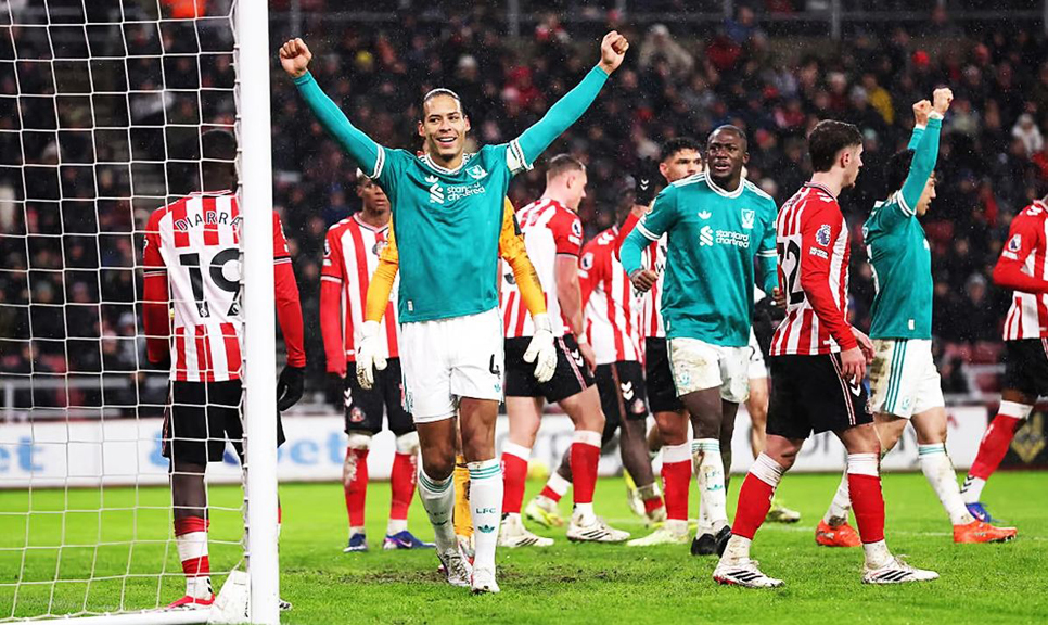 ফন ডাইকের রেকর্ডের দিনে লিভারপুরের জয়