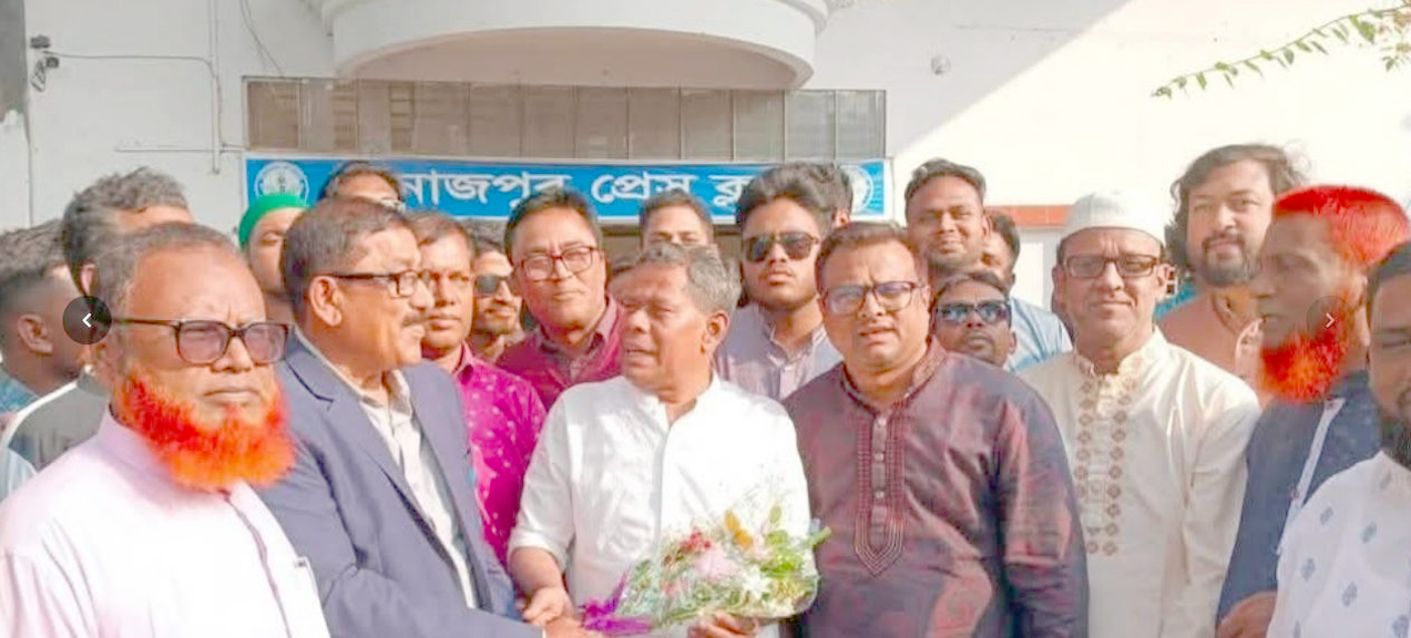 শপথ গ্রহণ শেষে দিনাজপুরে নিজ নির্বাচনী এলাকায় ফুলেল ভালোবাসায় সিক্ত এমপি সৈয়দ জাহাঙ্গীর আলম