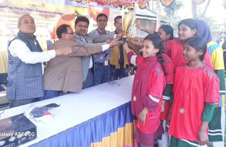 বাল্যবিবাহ ও শিশুশ্রম মুক্ত সদর উপজেলার লক্ষ্যে শহীদ জমির উদ্দিন গার্লস স্কুল এন্ড কলেজে প্রীতি ফুটবল