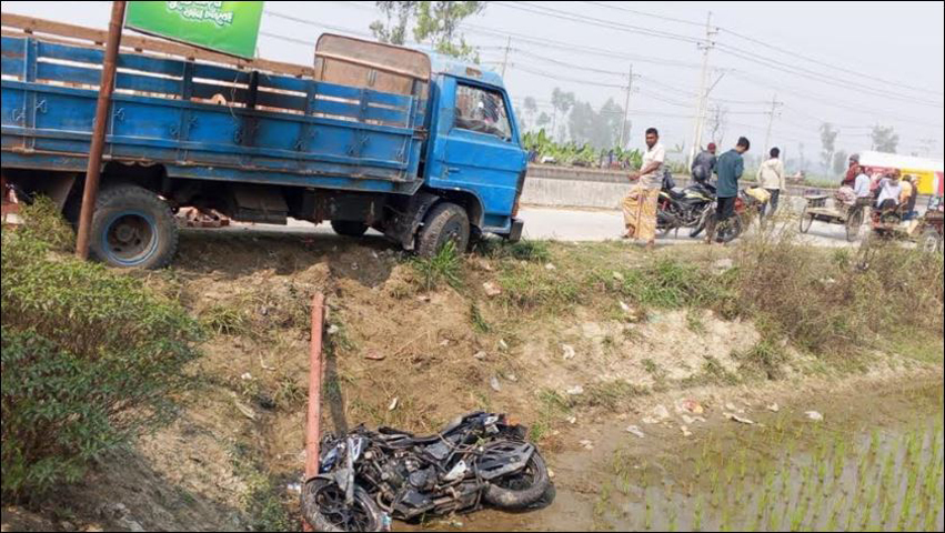 শিবগঞ্জে ট্রাকের ধাক্কায় পুলিশের এসআই আহত, ট্রাক জব্দ