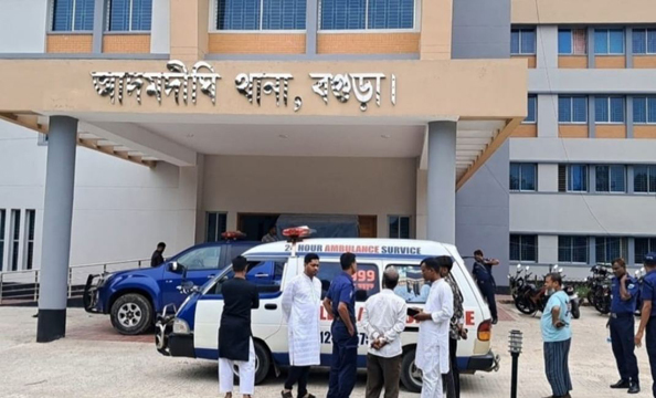 মামলা তুলে না নেয়ায় বাদীর ছোট বোনকে কুপিয়ে হত্যা, আটক-৫