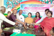 ফুলবাড়ীতে প্রান্তিক নারীদের মাঝে সেলাই মেশিন বিতরণ