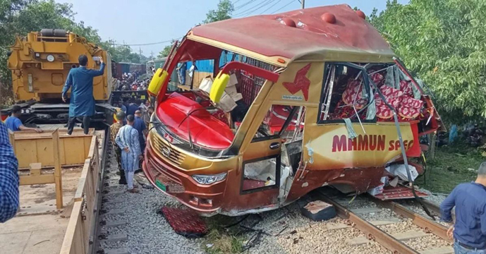 ঈদের ছুটিতে দেশজুড়ে সড়ক ও রেল দুর্ঘটনায় প্রাণ গেল ২৭ জনের