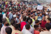 প্রস্তাবিত মহিমাগঞ্জ উপজেলার সাথে কামারদহ ইউনিয়নকে অন্তর্ভুক্ত করার প্রতিবাদে মানববন্ধনসহ অবরোধ