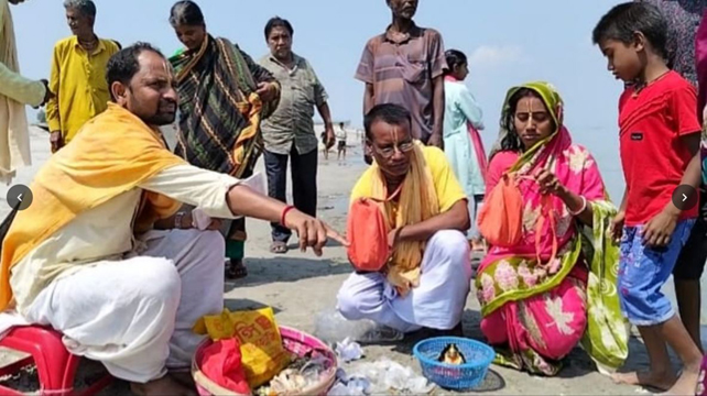 ধুনটে যমুনার তীরে মহাষ্টমী স্নানোৎসব: পাপমোচনের আশায় হাজারো পূণ্যার্থীর ঢল